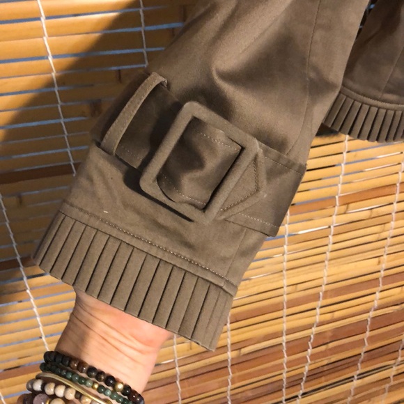 Women’s size 4 frilled clean cut jacket. - Picture 3 of 7